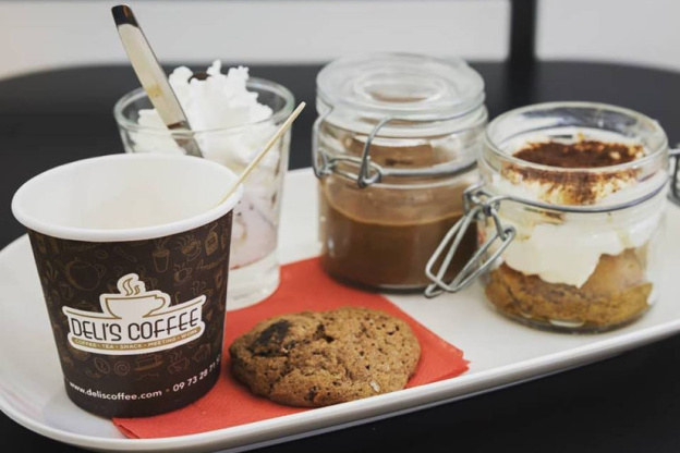 Deli's Coffee - Café et Snacking avec espace de Coworking