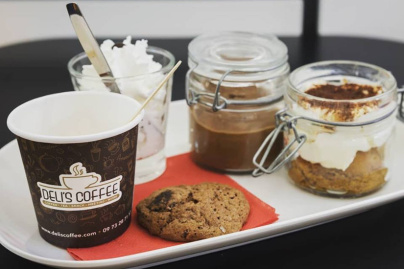 Deli's Coffee - Café et Snacking avec espace de Coworking