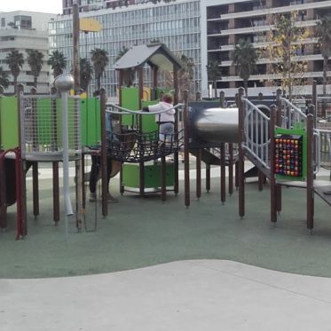 Aires de jeux extérieures gratuites pour les enfants sur Montpellier et en Métropole