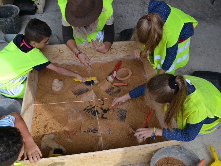 Le Petit Archéologue au Site Archéologique Lattara
