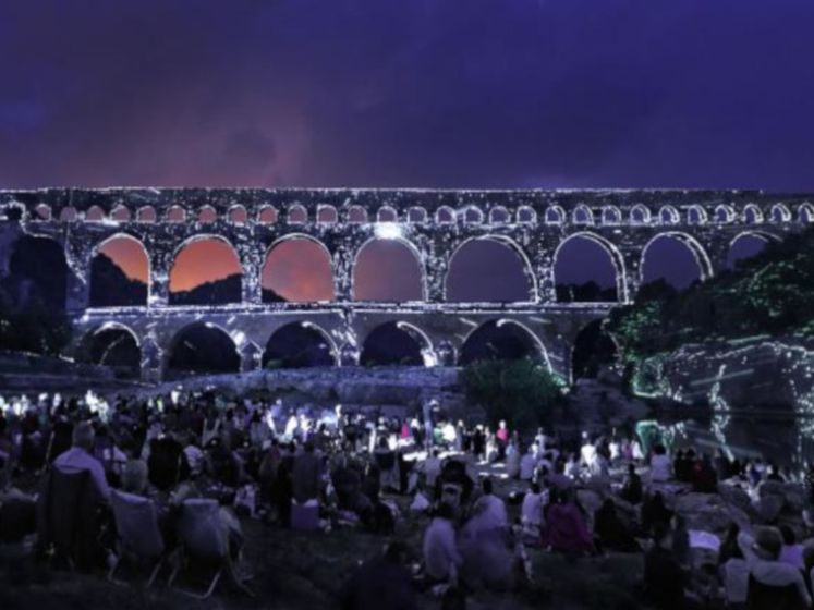 Le Pont du Gard à la Belle Etoile