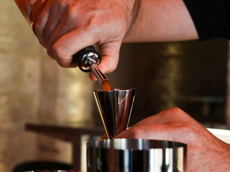 Créez votre cocktail de A à Z avec Julien Escot, champion du monde des barmans