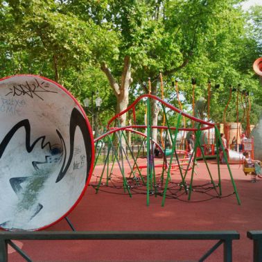 Aires de jeux extérieures gratuites pour les enfants sur Montpellier et en Métropole