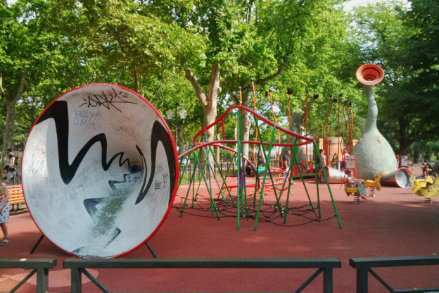 Aires de jeux extérieures gratuites pour les enfants sur Montpellier et en Métropole