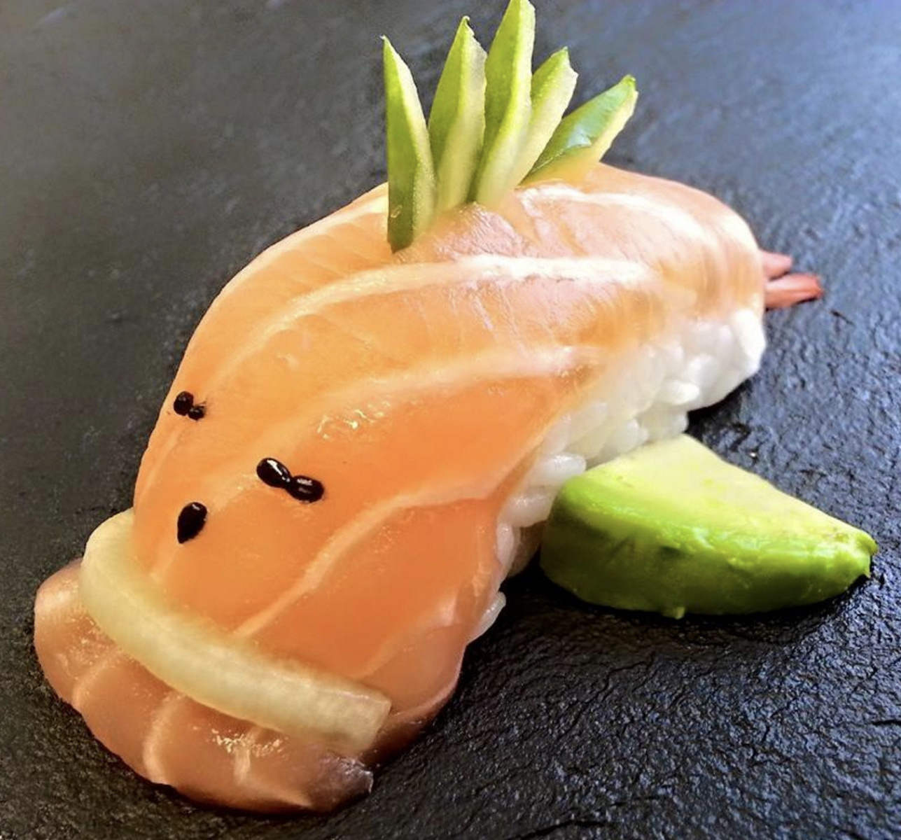 Les meilleurs plateaux sushi saumon + crevettes par de vrais japonais